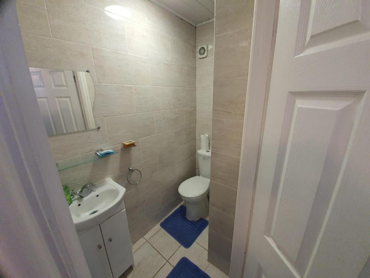 Eastwood Rooms Goodmayes ภายนอก รูปภาพ