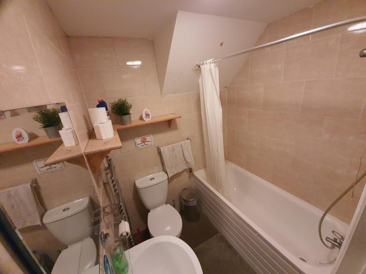 Eastwood Rooms Goodmayes ภายนอก รูปภาพ