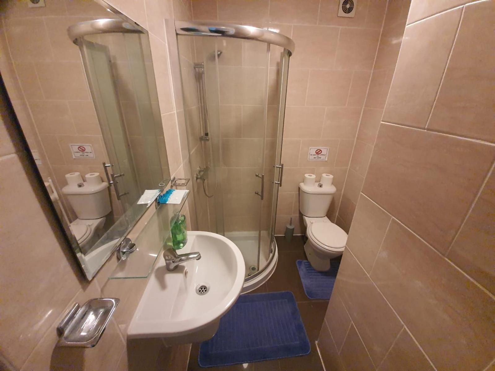 Eastwood Rooms Goodmayes ภายนอก รูปภาพ